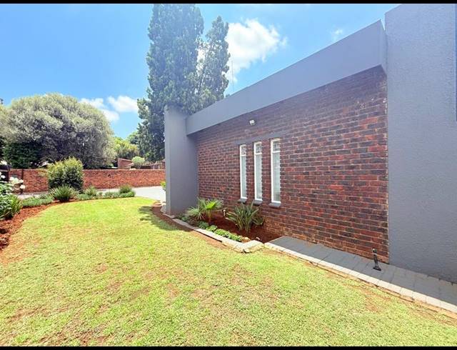 5 BEDROOM HOUSE FOR SALE IN VANDERBIJLPARK SE 3